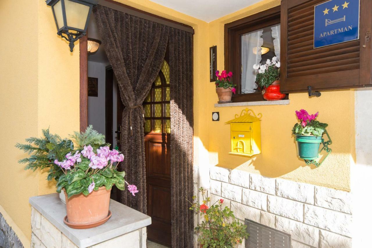 Comfy And Warm Ap With Balcony Surrounded With Beautiful Nature Lovran Buitenkant foto