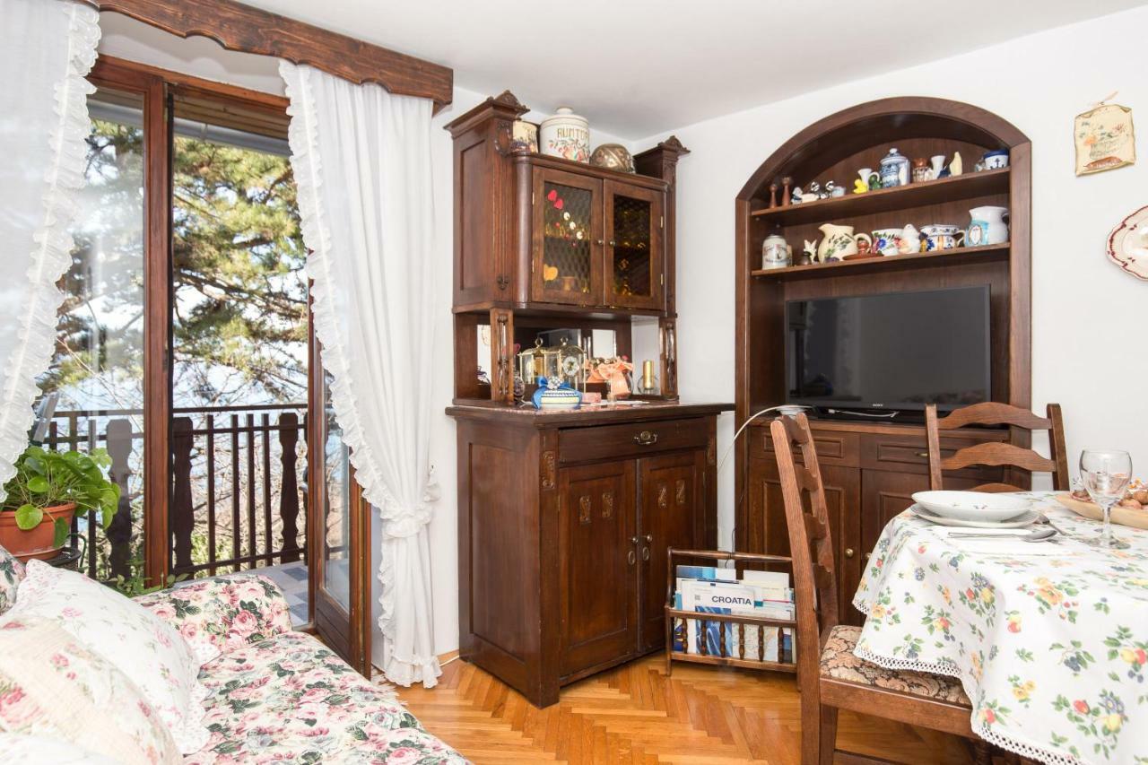 Comfy And Warm Ap With Balcony Surrounded With Beautiful Nature Lovran Buitenkant foto